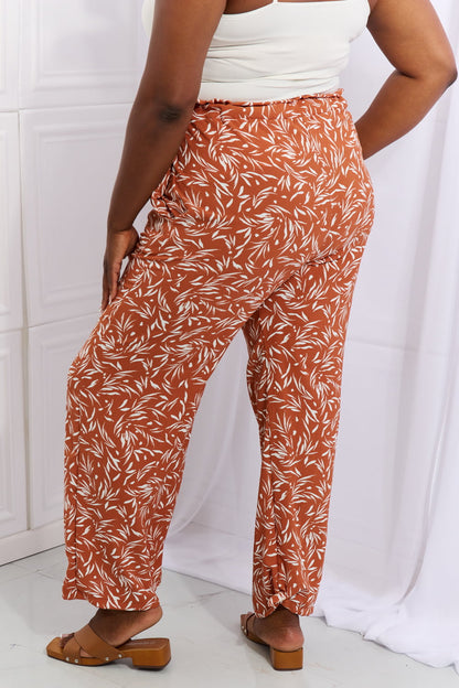 Stylish Geometric Print Pants for Women | The All Red Event